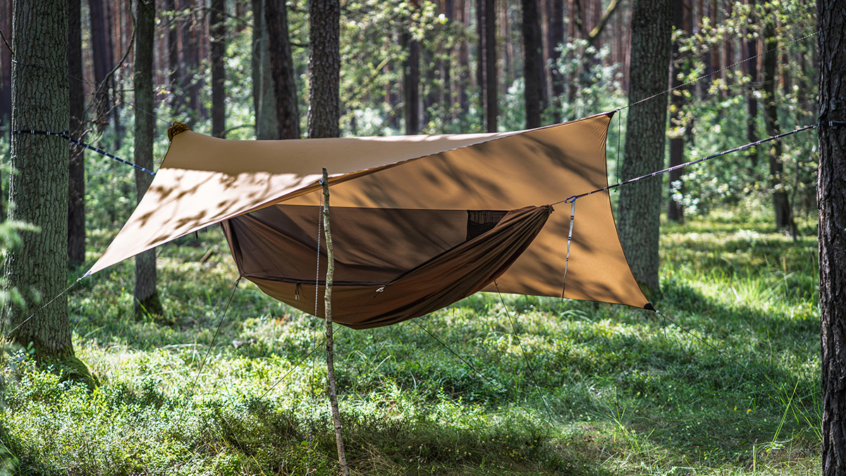 Hamak turystyczny Lesovik Draka - hamak z moskitierą oraz kompletnym systemem zawieszenia SNEKA